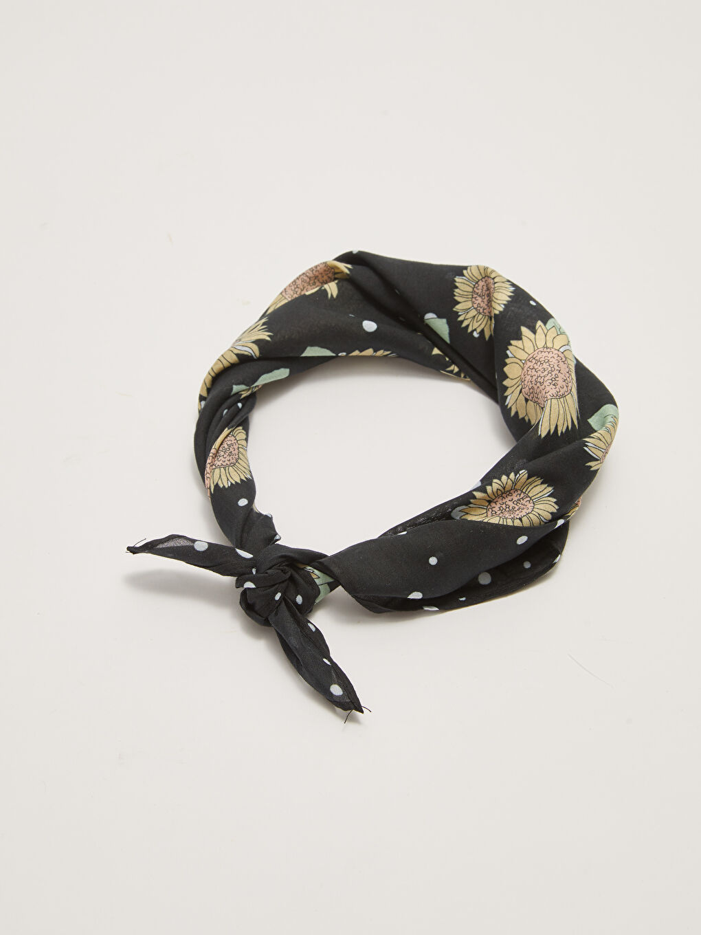 Siyah Pamuklu Desenli Kadın Bandana-3