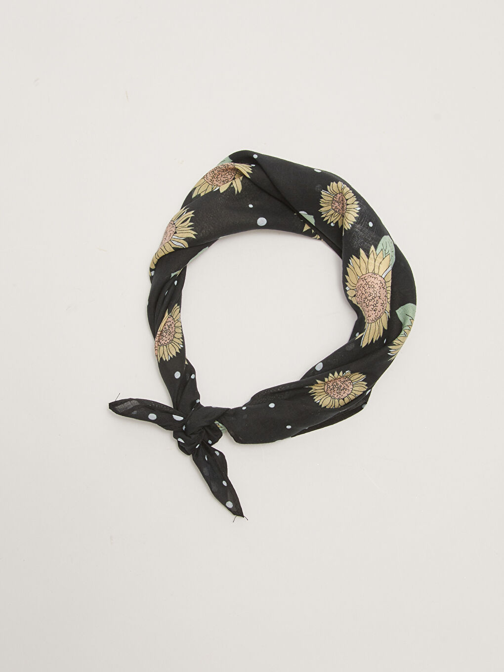 Siyah Pamuklu Desenli Kadın Bandana-4