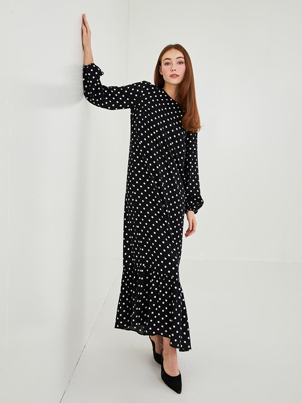 Siyah Bisiklet Yaka Puantiyeli Uzun Kollu A Kesim Viskon Kadın Elbise