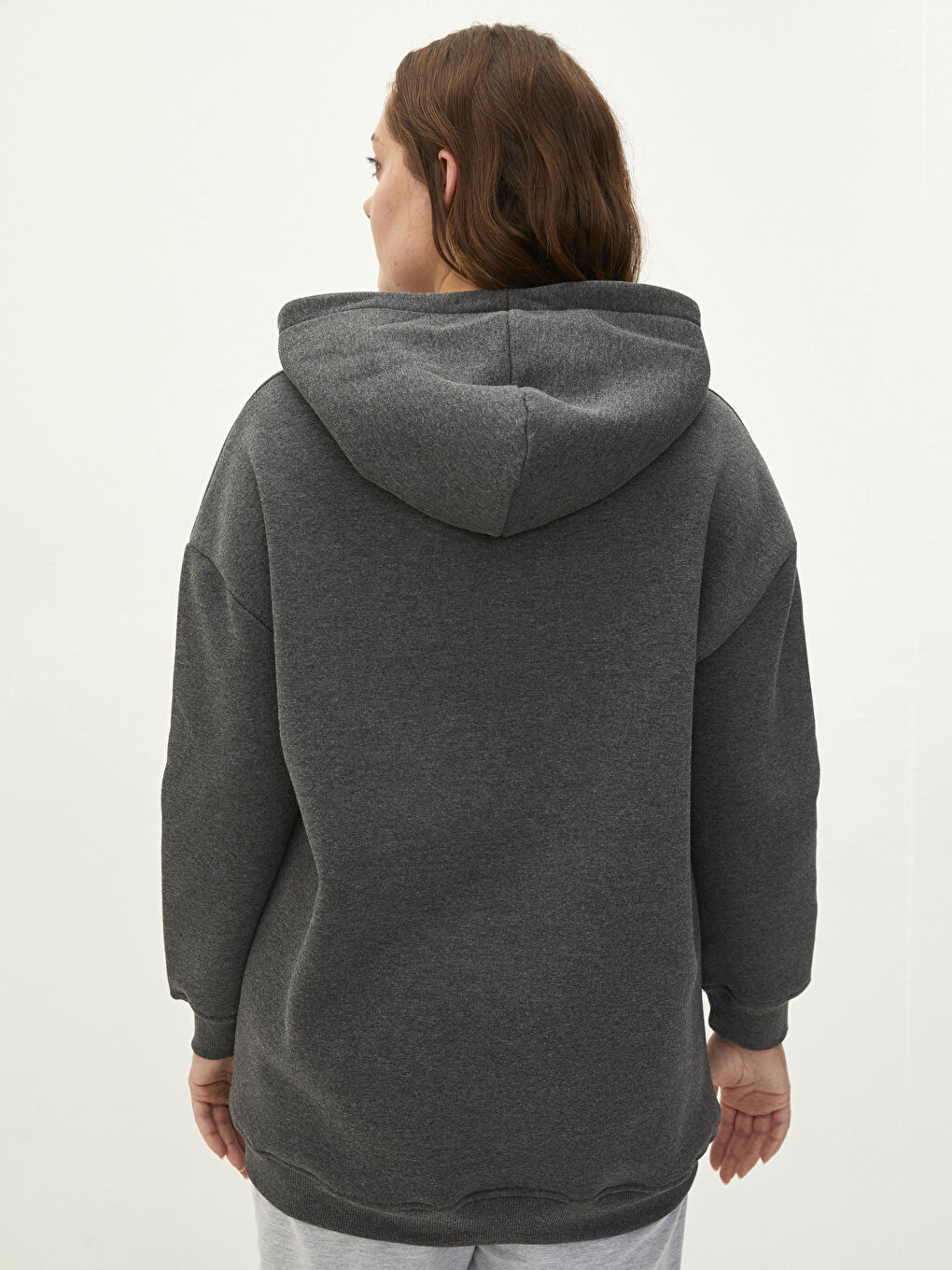 سويت شيرت سميك سادة مزود بغطاء رأس للسيدات بحجم كبير-4