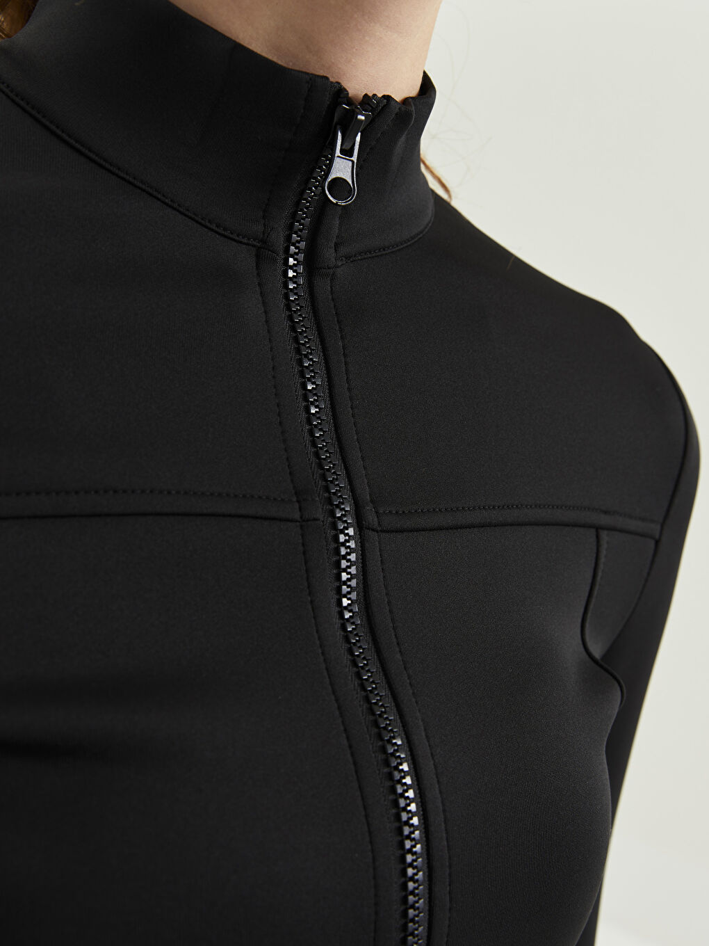 Siyah Dik Yaka Kadın Spor Hırka-3