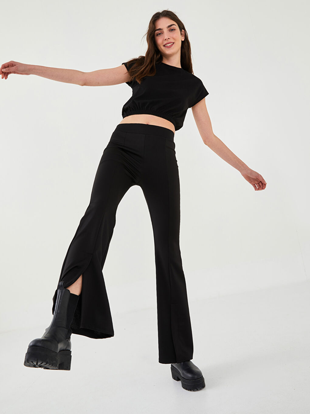 Siyah Beli Lastikli Düz İspanyol Paça Kadın Pantolon-3