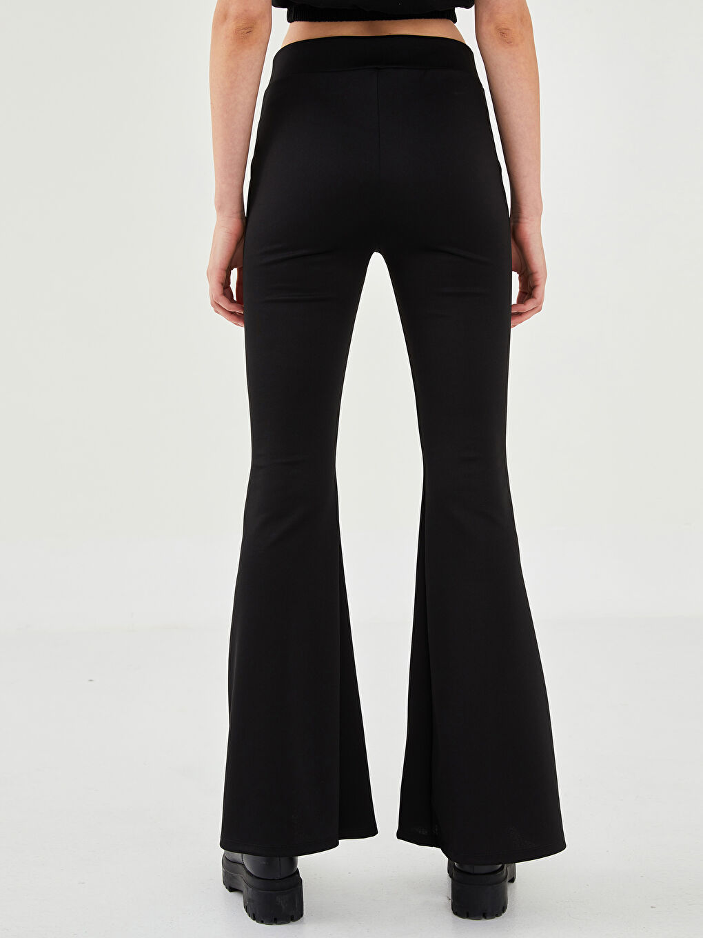 Siyah Beli Lastikli Düz İspanyol Paça Kadın Pantolon-7