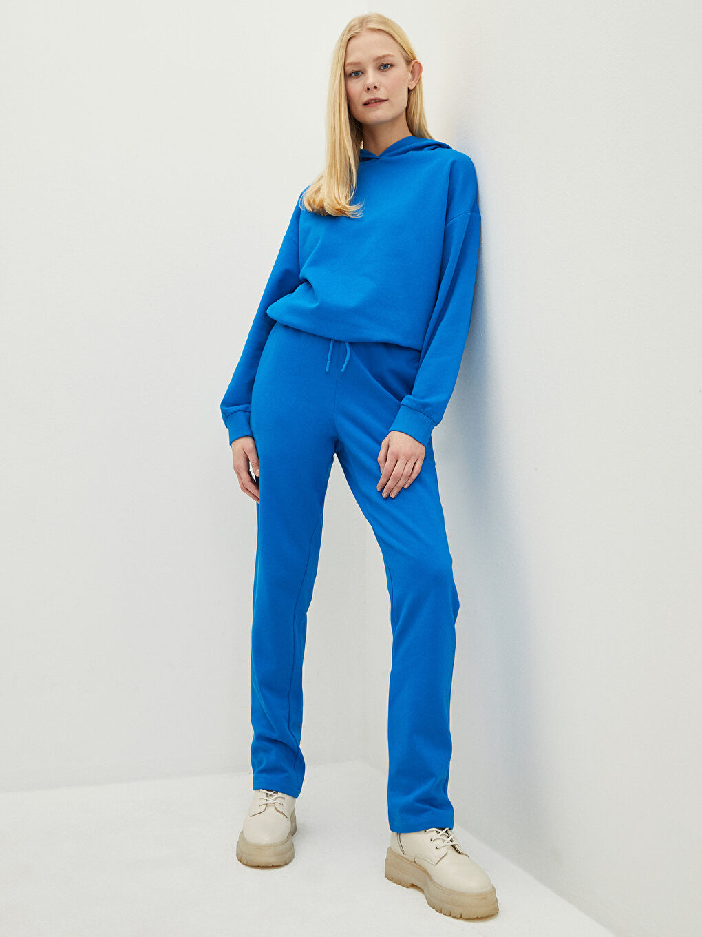 Mavi Beli Lastikli Düz Cep Detaylı Kadın Eşofman Altı-1