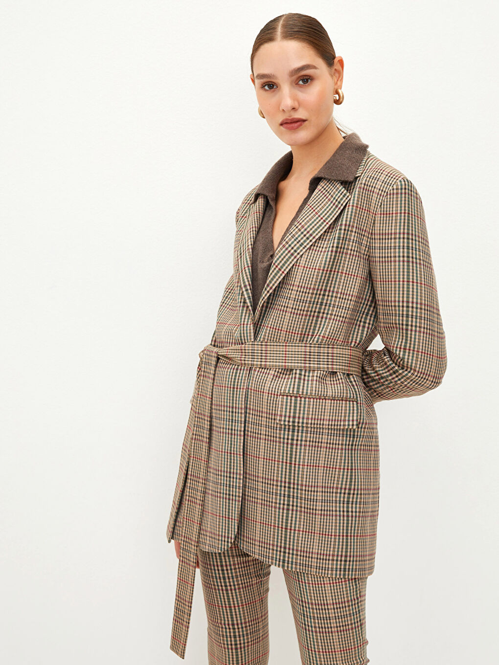 Kahverengi Önden Düğme Kapamalı Ekose Cep Detaylı Kadın Ceket-4