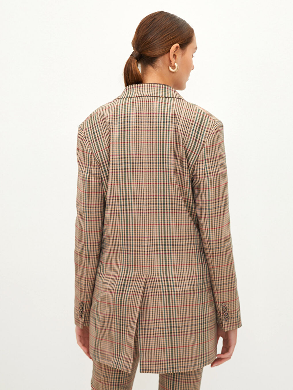 Kahverengi Önden Düğme Kapamalı Ekose Cep Detaylı Kadın Ceket-7