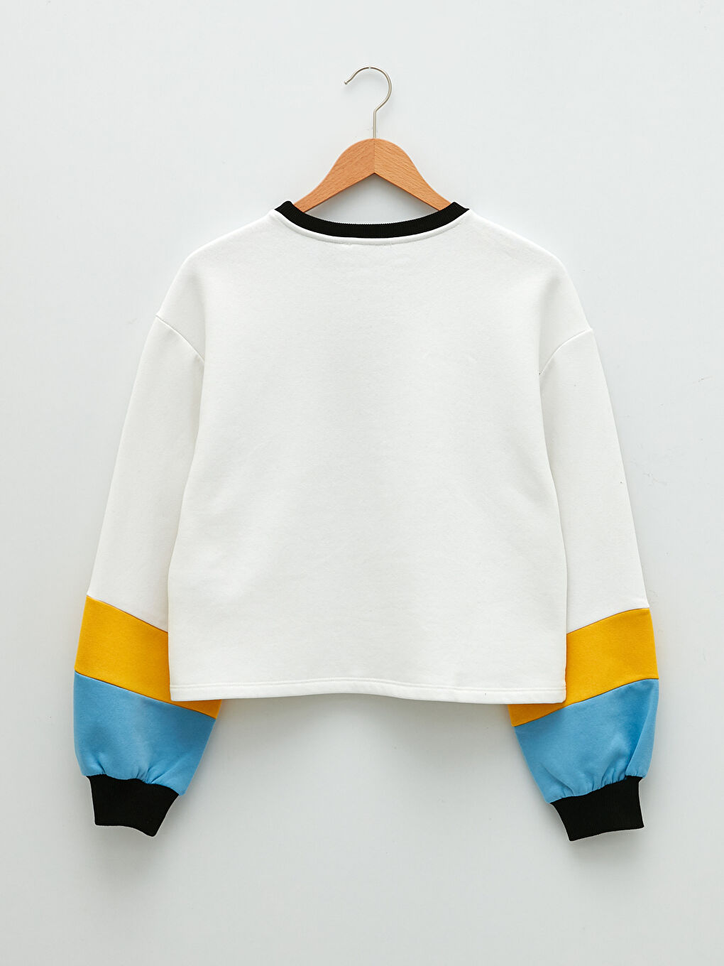 Beyaz Bisiklet Yaka Mickey Mouse Baskılı Kadın Kalın Sweatshirt-6