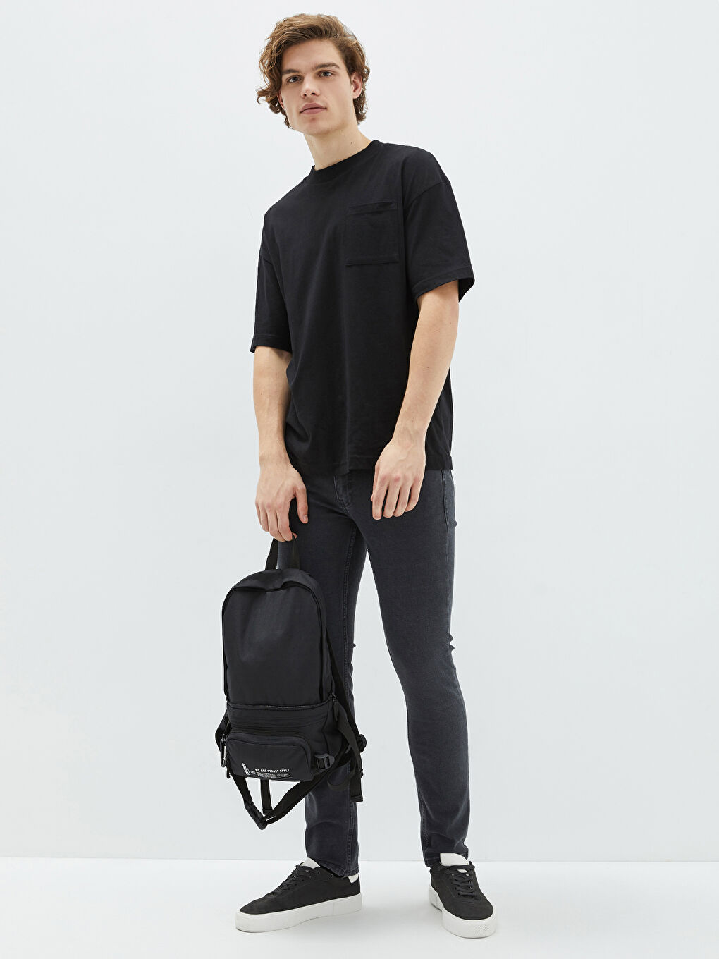 Siyah Yazı Baskılı Fonksiyonel Erkek Sırt Çantası-1