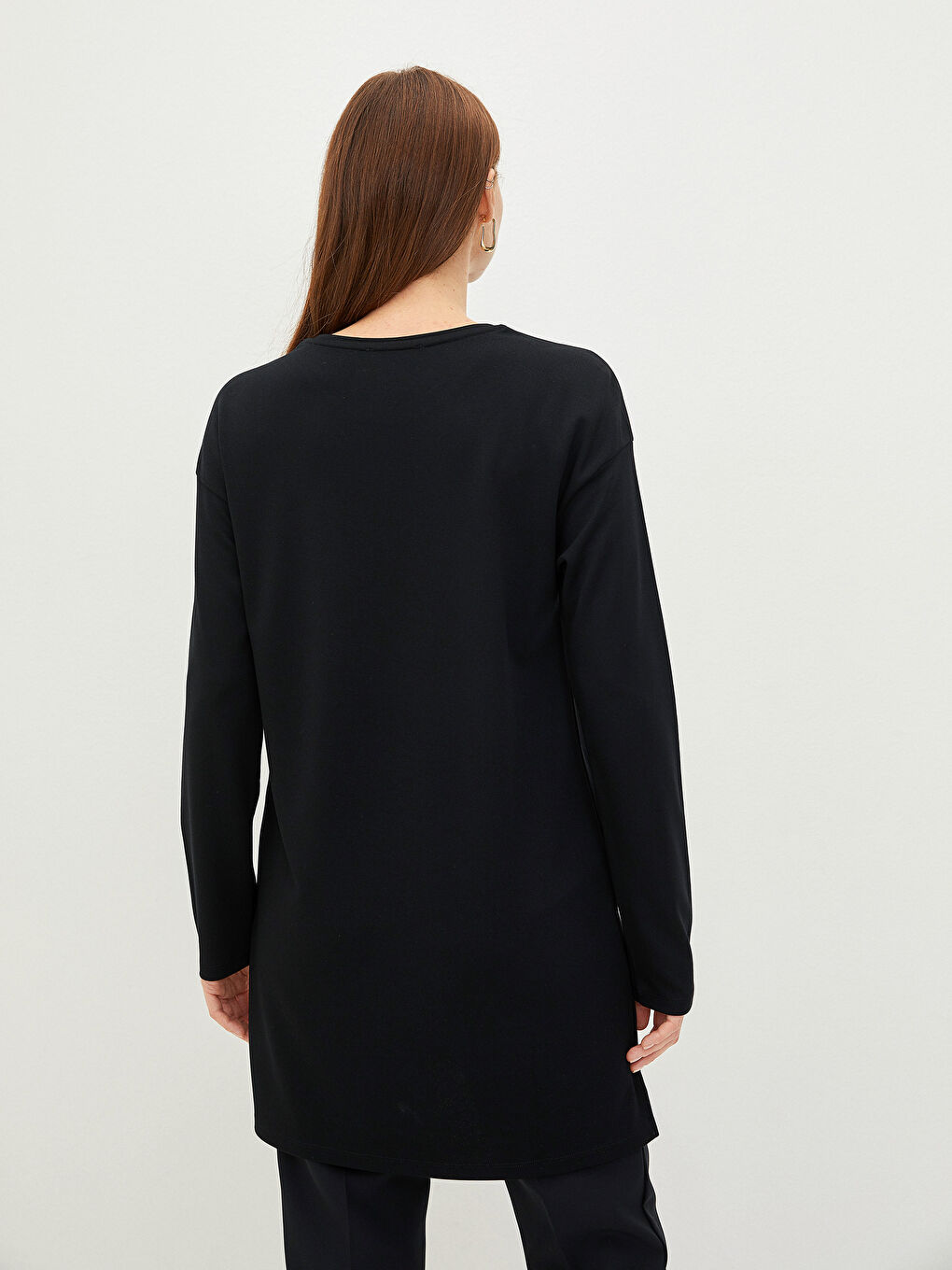 Siyah Bisiklet Yaka Nakışlı Uzun Kollu Kadın Tunik-3