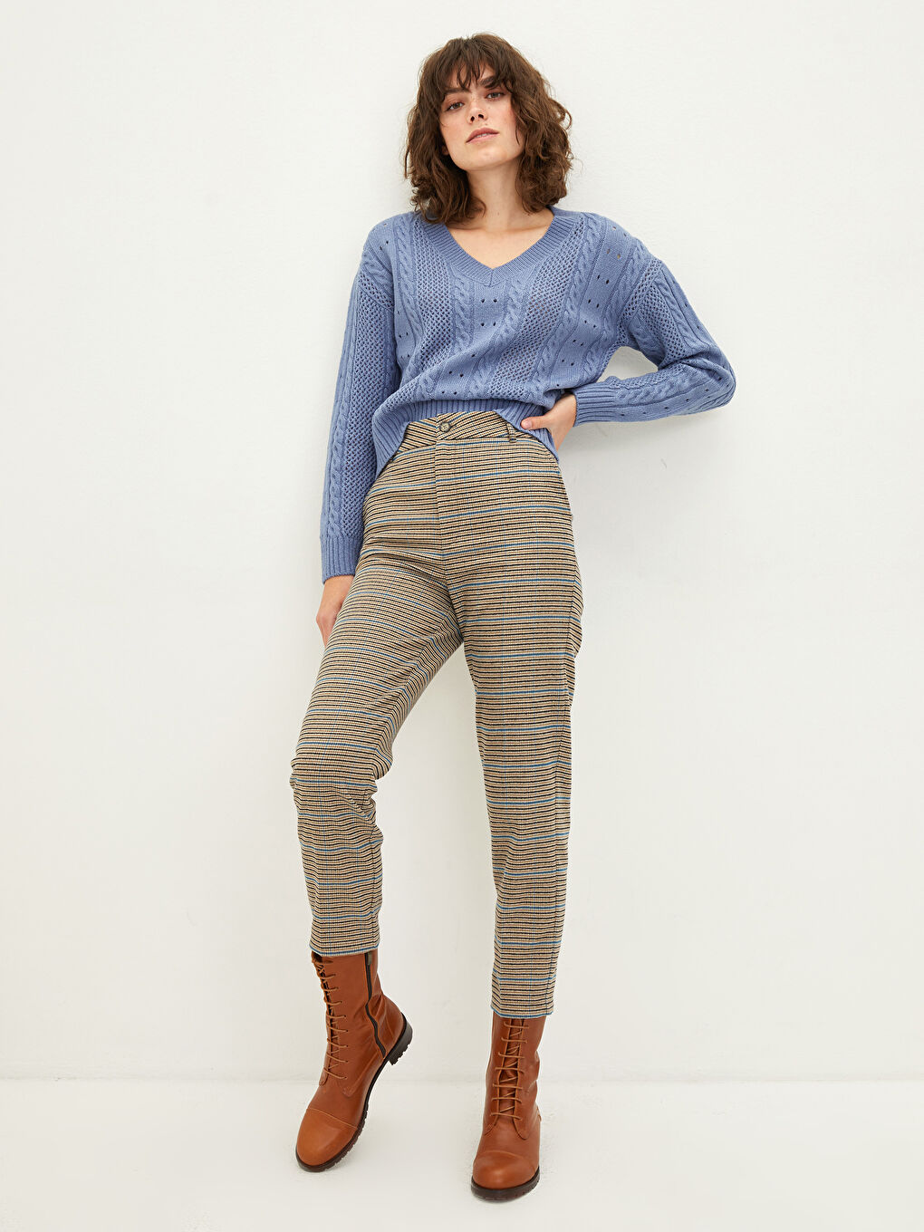 Normal Waist Comfortable Fit Plaid Women Carrot Trousers-2