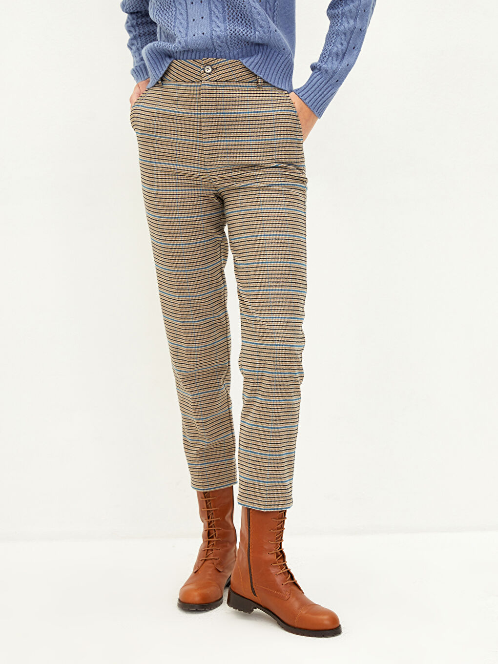 Normal Waist Comfortable Fit Plaid Women Carrot Trousers-4