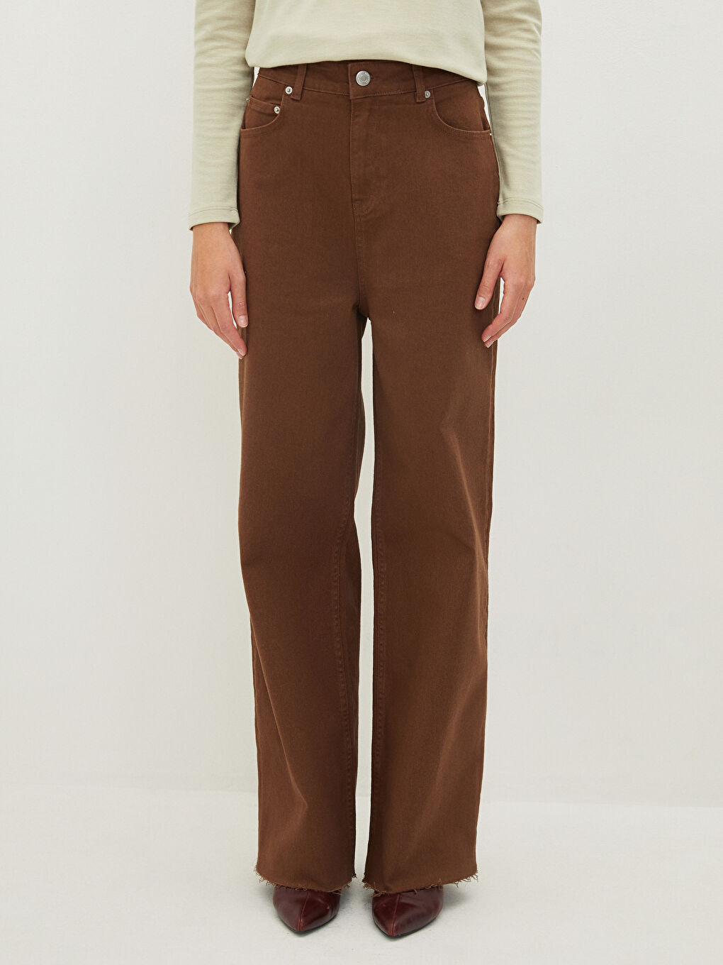 Blugi Standard Fit cu Detalii la Buzunar pentru Femei-2