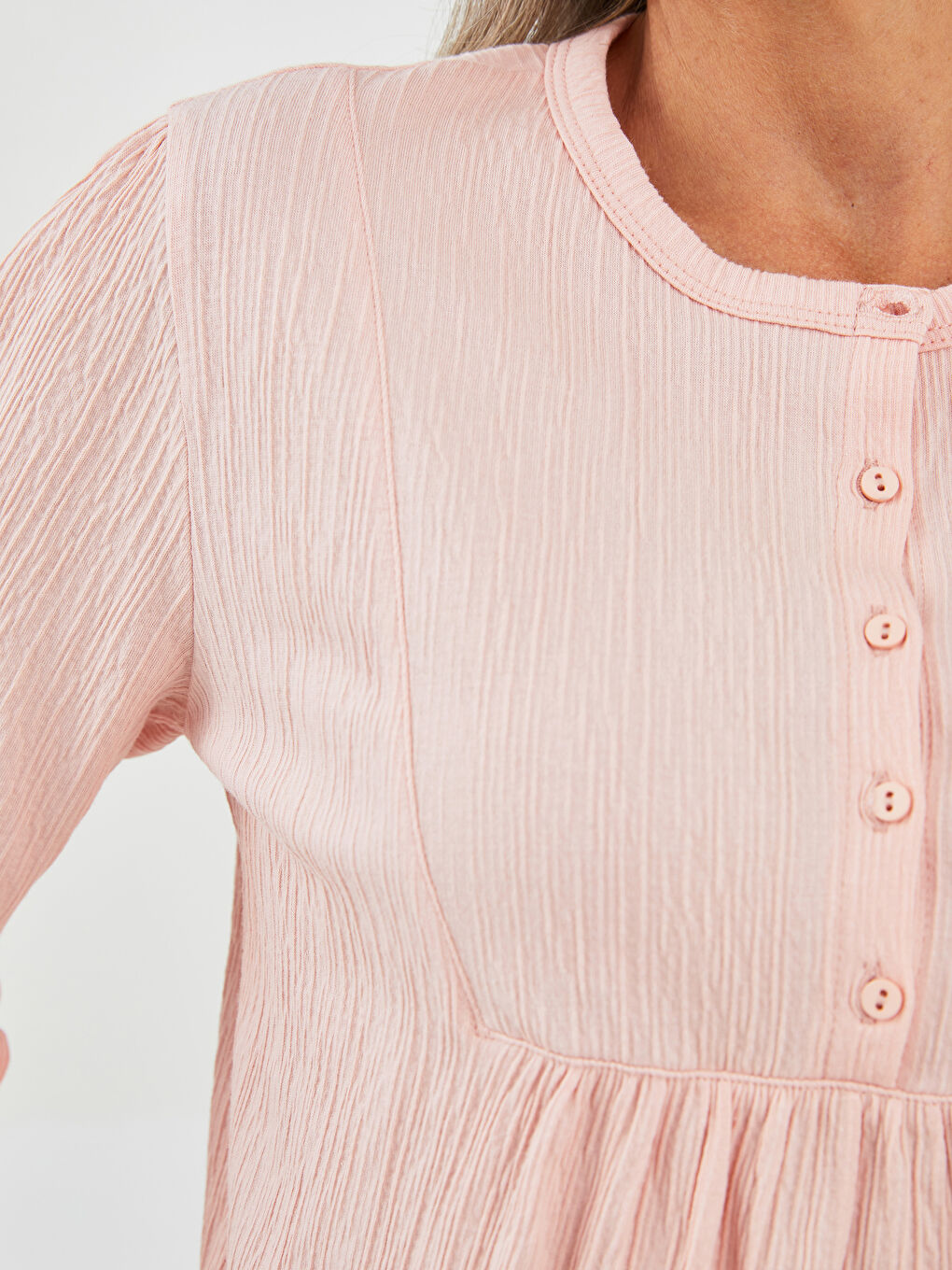 بلوزی قۆڵ درێژ سادە یه‌خه‌ خڕ بۆ ژنان-2