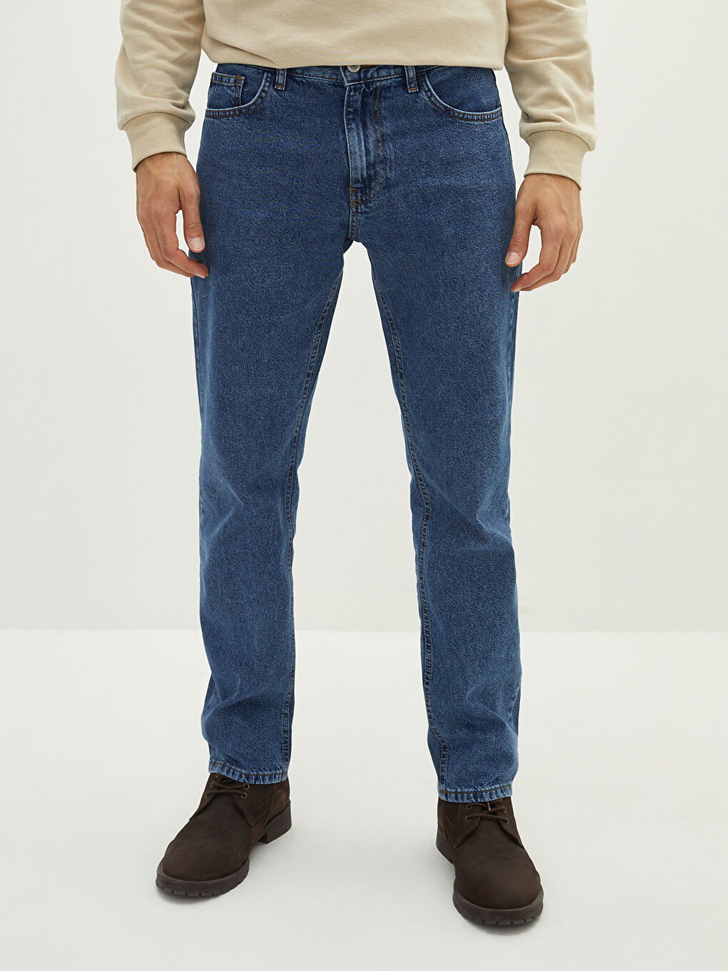 700 Straight Fit Men's Jeans-3