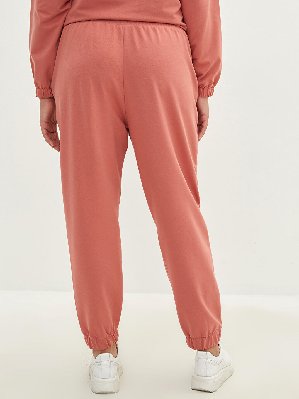 LC WAIKIKI Plus Size Women's Elastic Waist Flat Pocket Detailed Jogger Sweatpants -W1JQ67Z8-GSD
