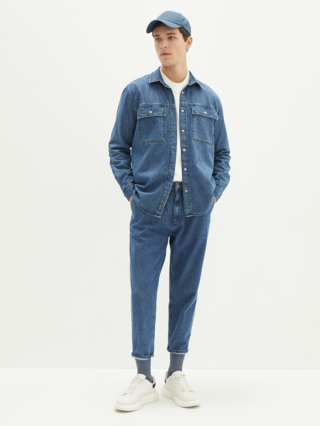 Relaxed Fit Long Sleeve Men's Denim Shirt-2