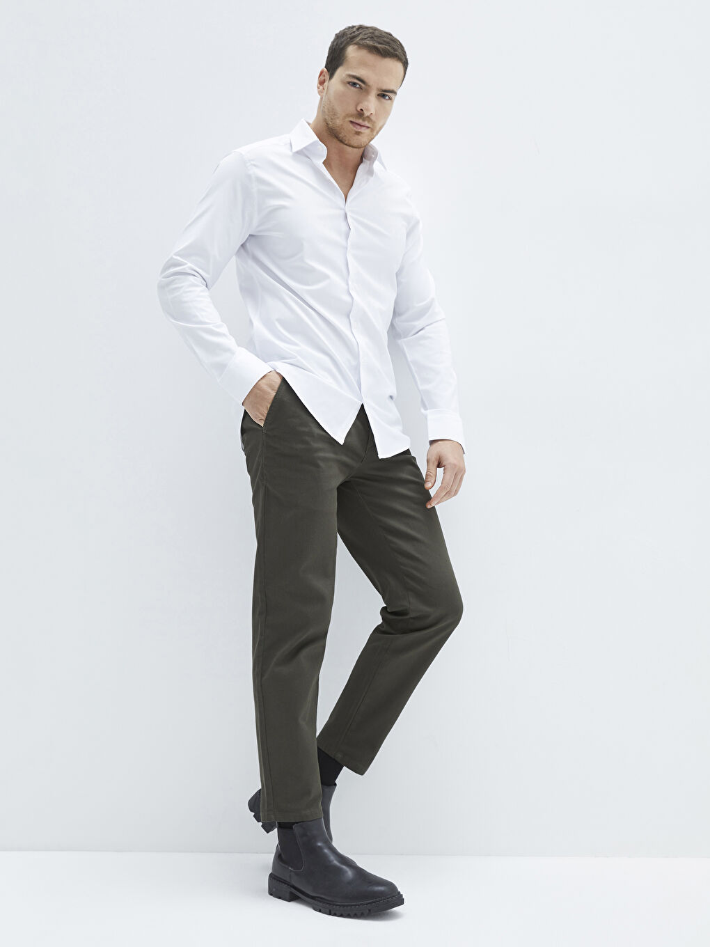 Carrot Cut Men's Chino Pants