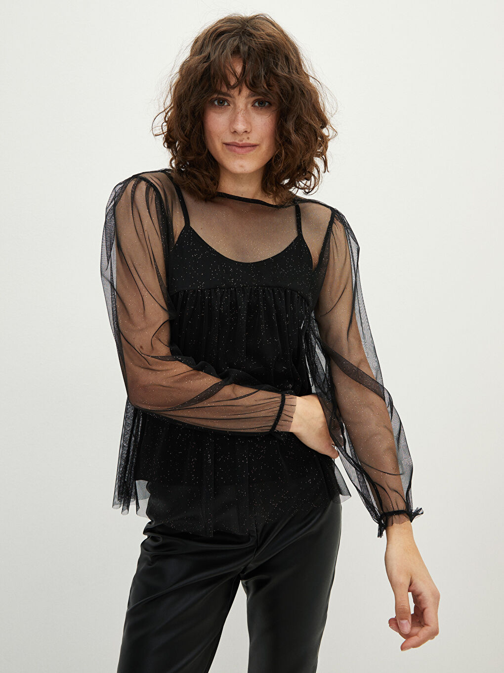 Siyah Bisiklet Yaka Parlak Görünümlü Uzun Kollu Tül Kadın Bluz