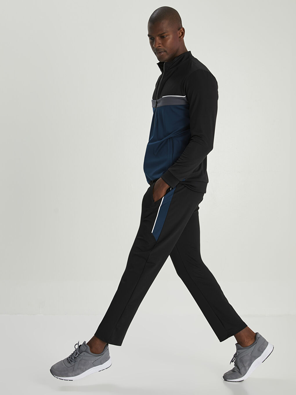 بنطلون رياضي بفتحة عادية للرجال-1