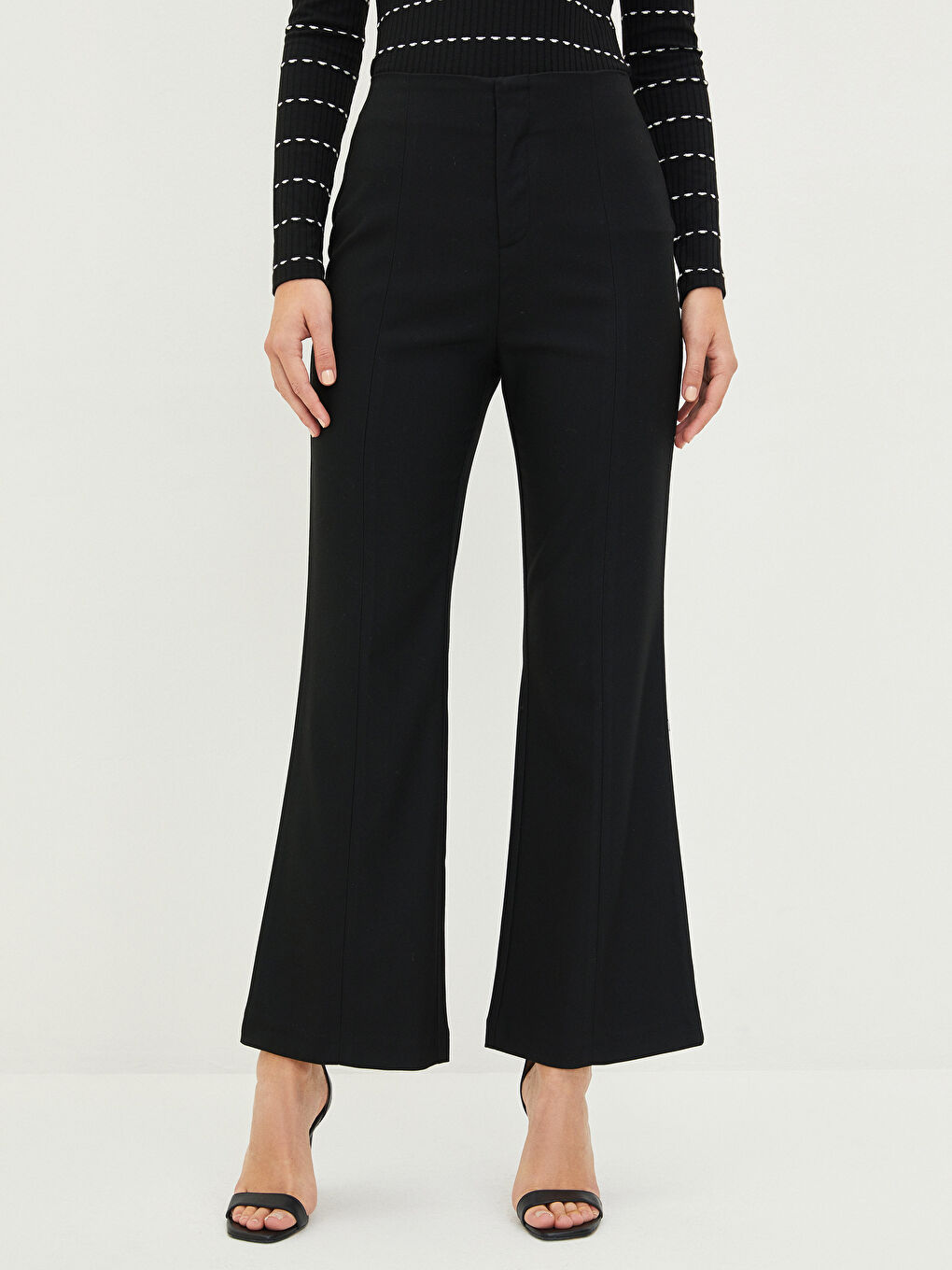Siyah Kadın İspanyol Paça Düz Pantolon-2
