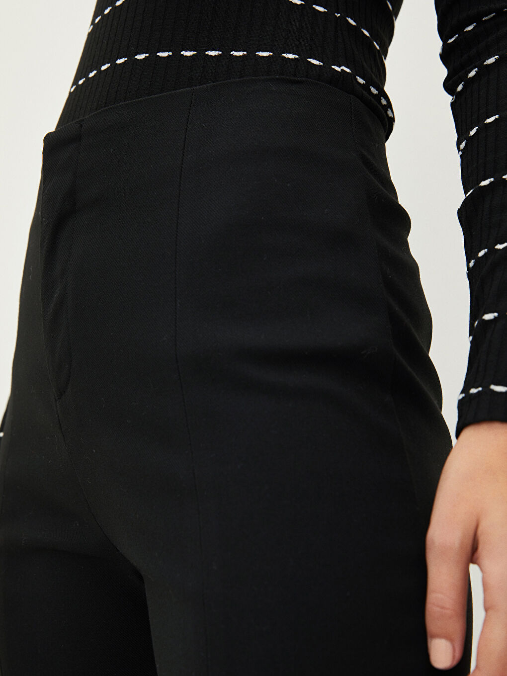 Siyah Kadın İspanyol Paça Düz Pantolon-4