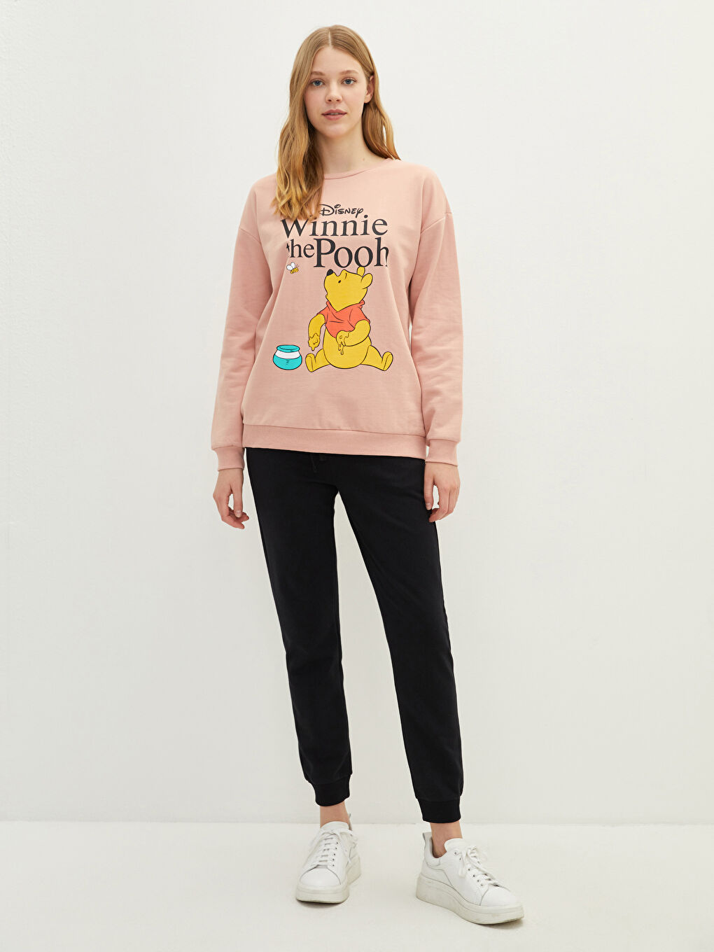 LCW Vision Crew Neck Winnie the Pooh Printed Long Sleeve Women's Sweatshirt -W1JS49Z8-FLK
