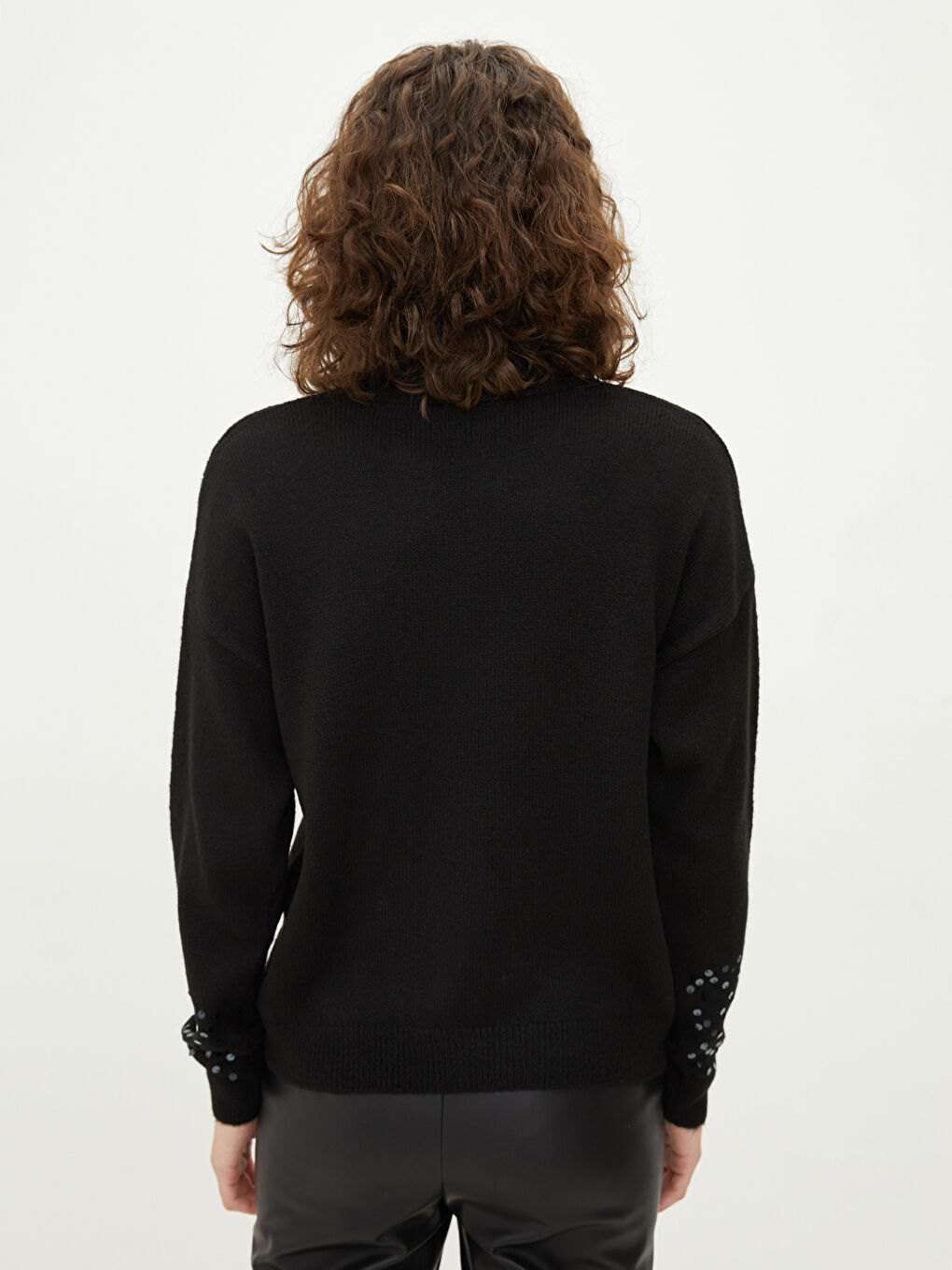 Siyah Yarım Balıkçı Yaka Pul İşlemeli Uzun Kollu Kadın Triko Kazak-4