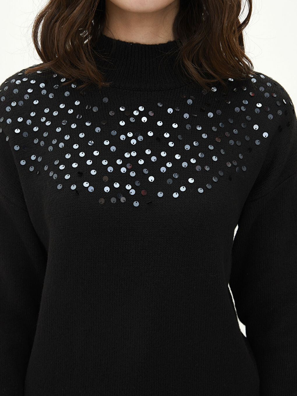 Siyah Yarım Balıkçı Yaka Pul İşlemeli Uzun Kollu Kadın Triko Kazak-3