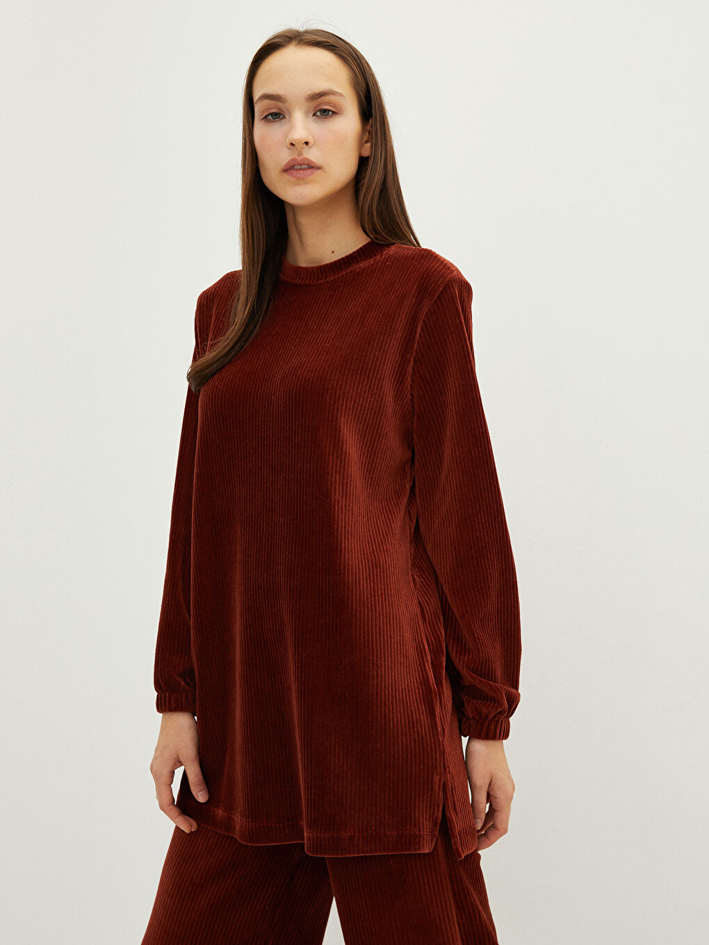 تونيك قطيفة كم طويل ياقة دائرية سادة-1