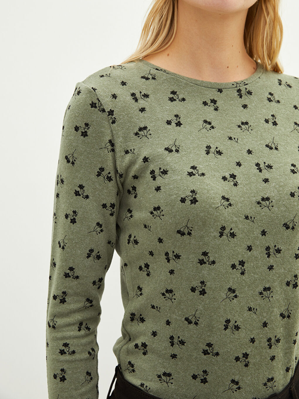 Haki Bisiklet Yaka Baskılı Uzun Kollu Kadın Tişört-3