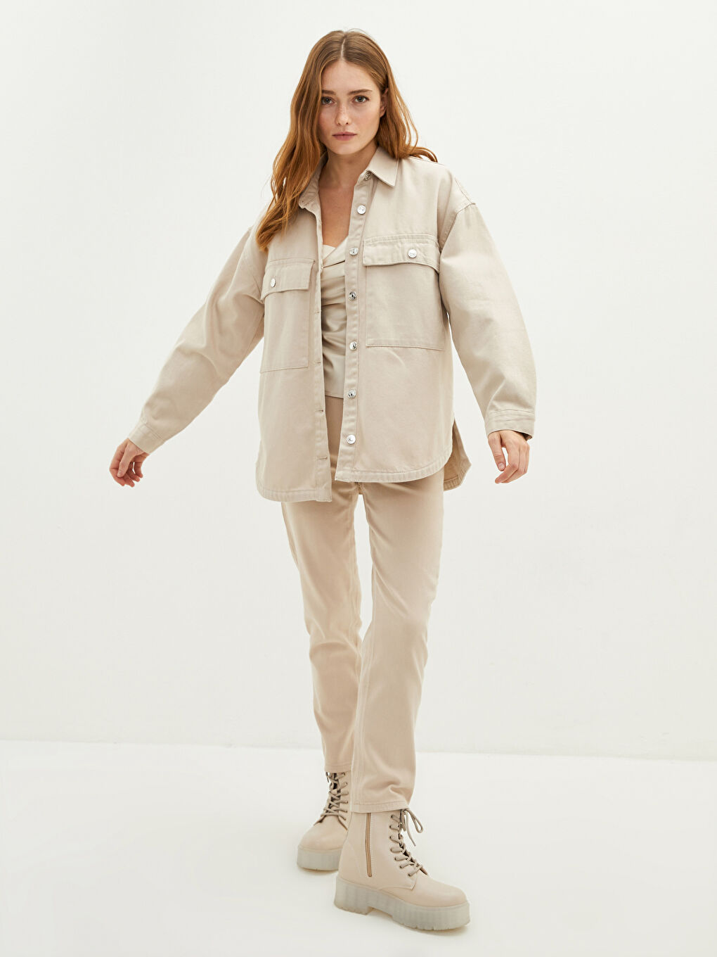Bej Önden Düğme Kapamalı Düz Cep Detaylı Uzun Kollu Kadın Jean Gömlek Ceket-1