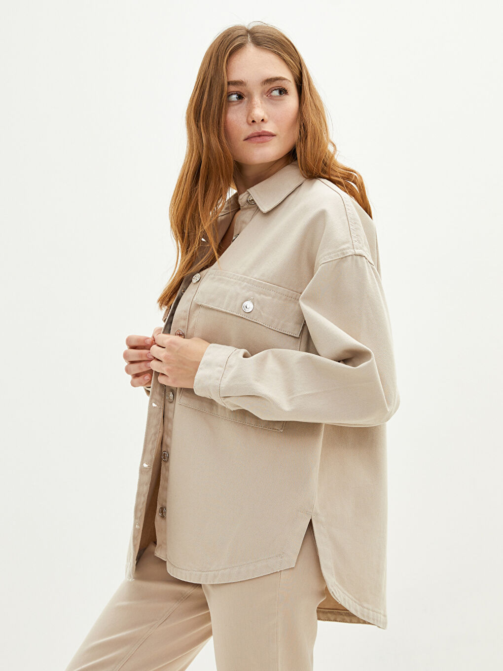 Bej Önden Düğme Kapamalı Düz Cep Detaylı Uzun Kollu Kadın Jean Gömlek Ceket-2