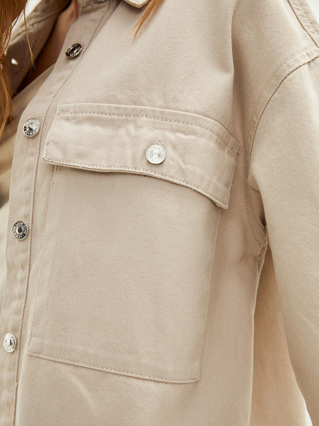 Bej Önden Düğme Kapamalı Düz Cep Detaylı Uzun Kollu Kadın Jean Gömlek Ceket-3