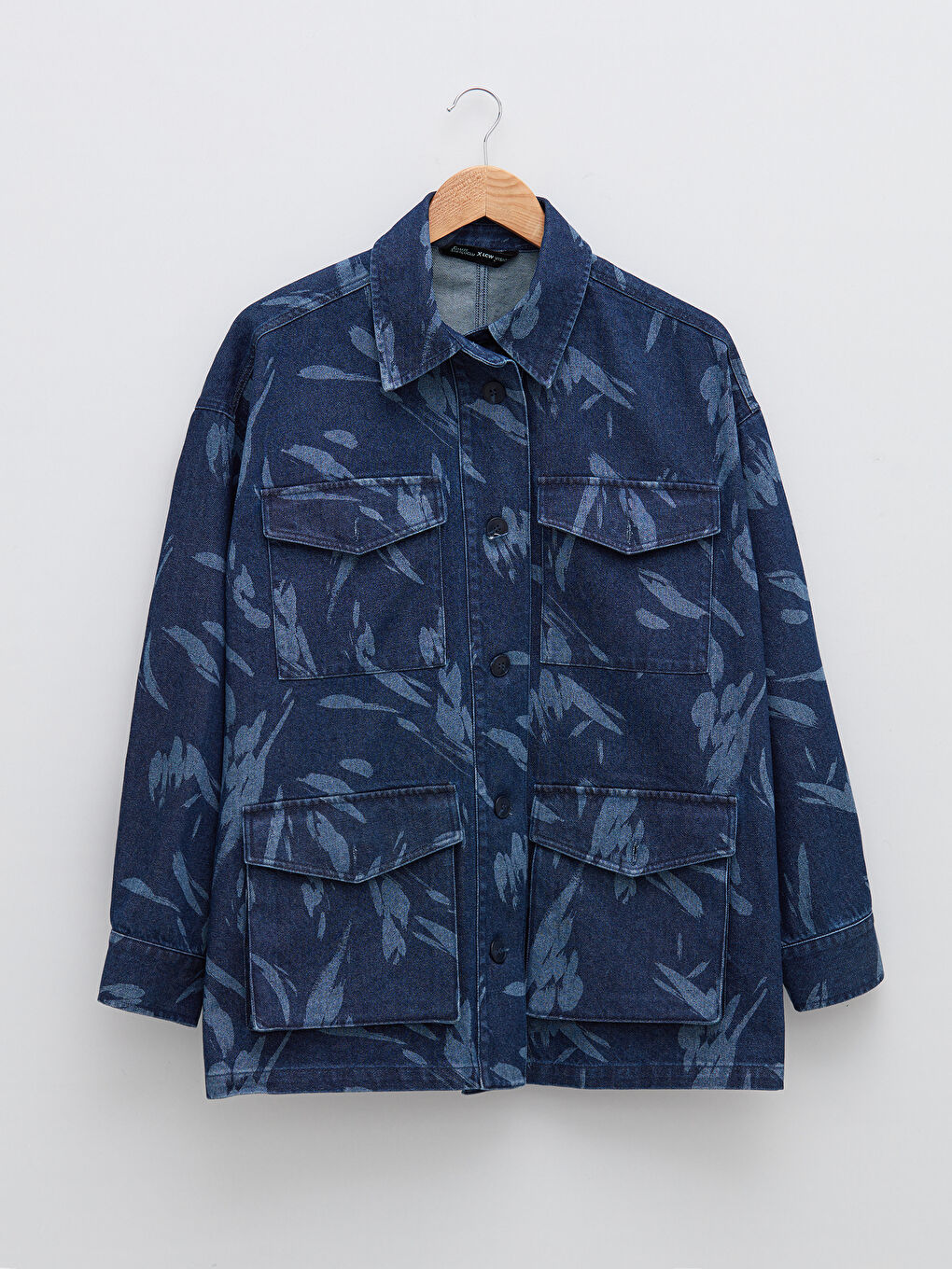 LC Waikiki GAMZE SARAÇOĞLU X LCW VISION WOMEN'S JEAN JACKET - FRONT BUTTON CLOSURE PATTERNED POCKET DETAILED LONG SLEEVE OVERSIZED -W1JT52Z8-309
