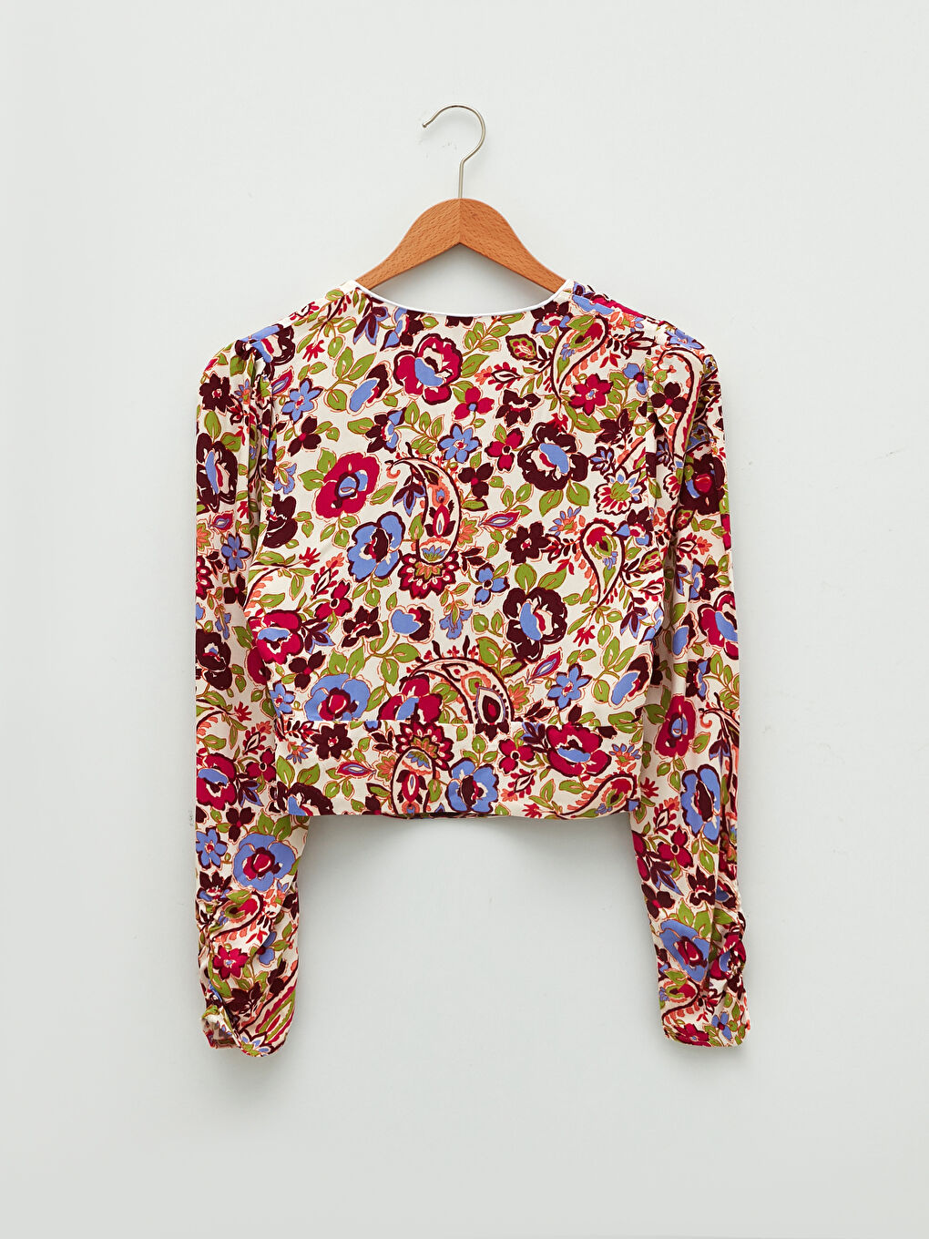 Ekru Kruvaze Yaka Desenli Uzun Kollu Viskon Kadın Bluz-6