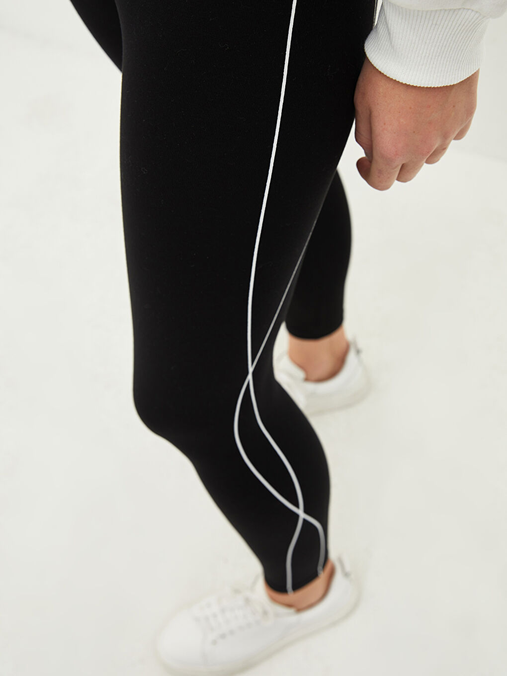 بنطلون طماق مخطط بخصر مطاطي للسيدات-2