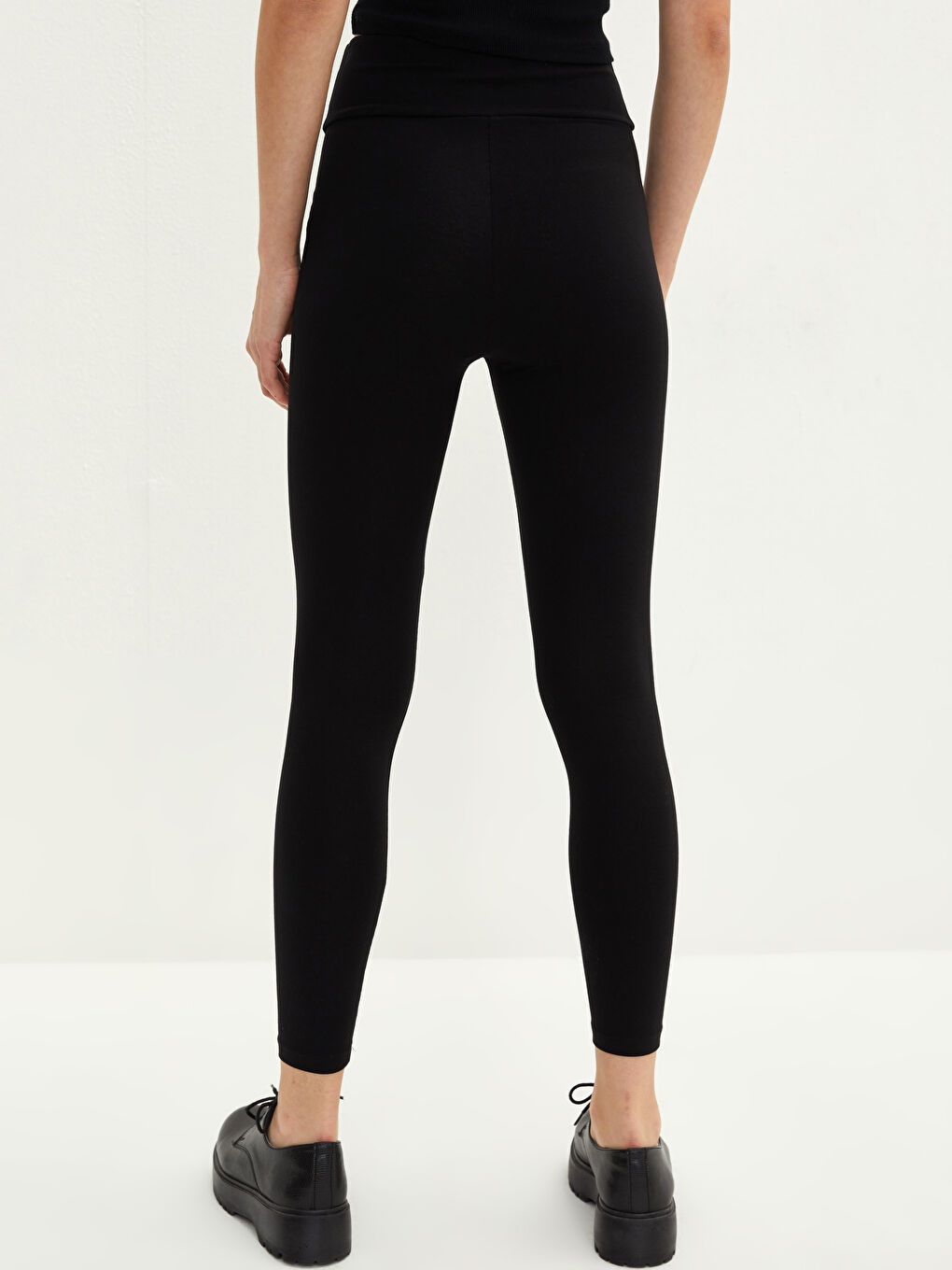 Siyah Kadın Beli Lastikli Düz Tayt Pantolon-4