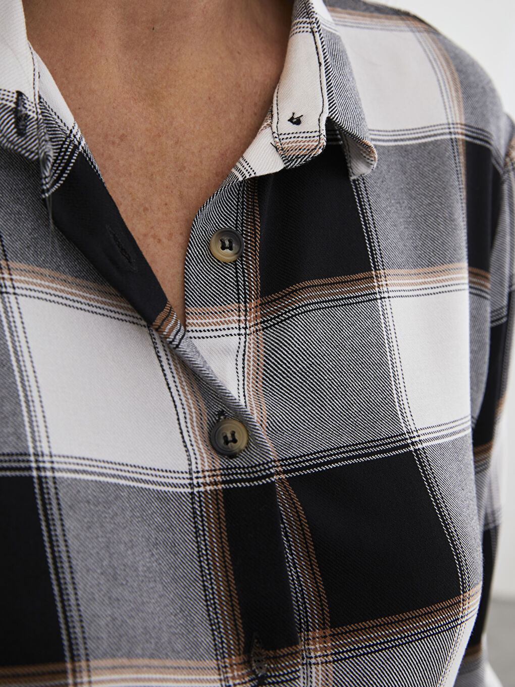 Buttoned Plaid Long Sleeve Viscose Women's Shirt-2