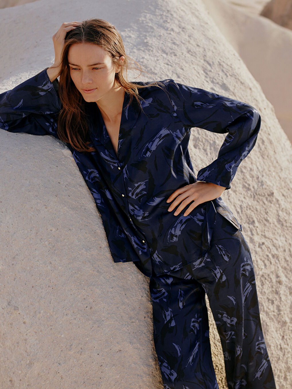 Lacivert Beli Lastikli Desenli Geniş Paça Kadın Pantolon