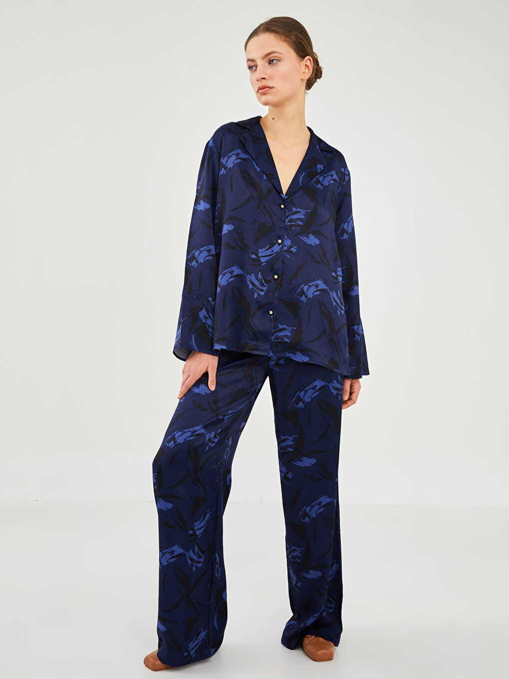 Lacivert Beli Lastikli Desenli Geniş Paça Kadın Pantolon-4