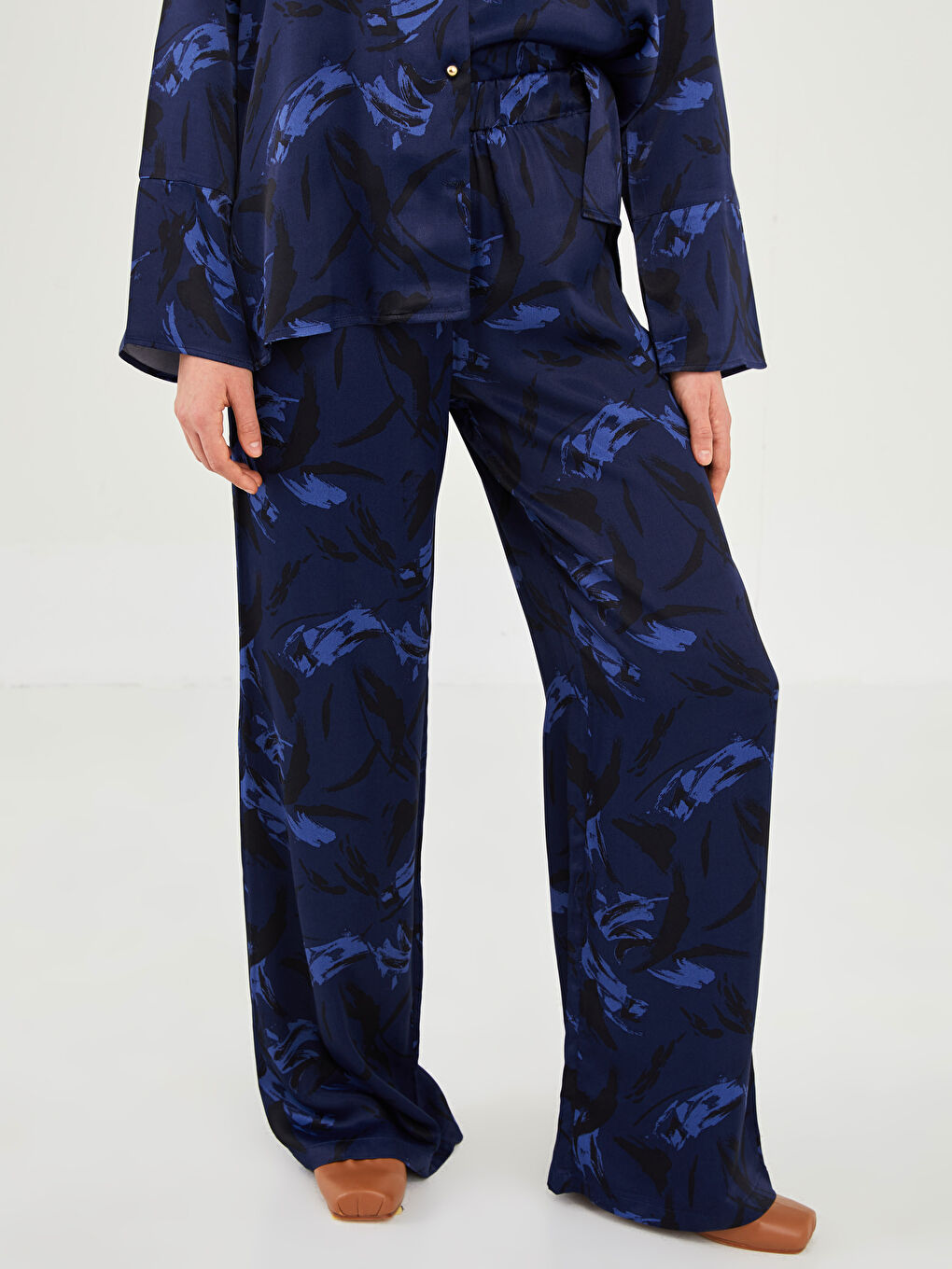 Lacivert Beli Lastikli Desenli Geniş Paça Kadın Pantolon-5