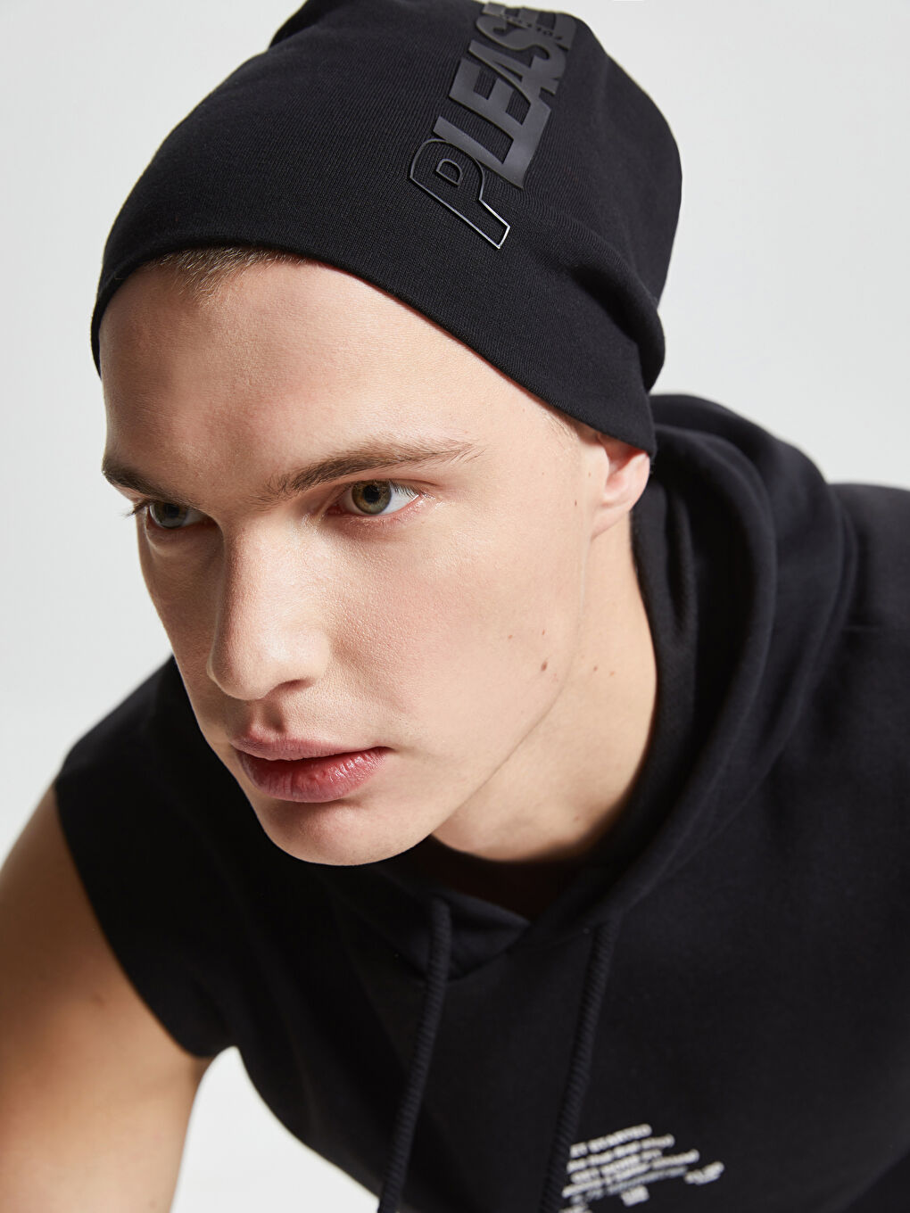 Siyah Yazı Baskılı Erkek Pamuklu Bere-1