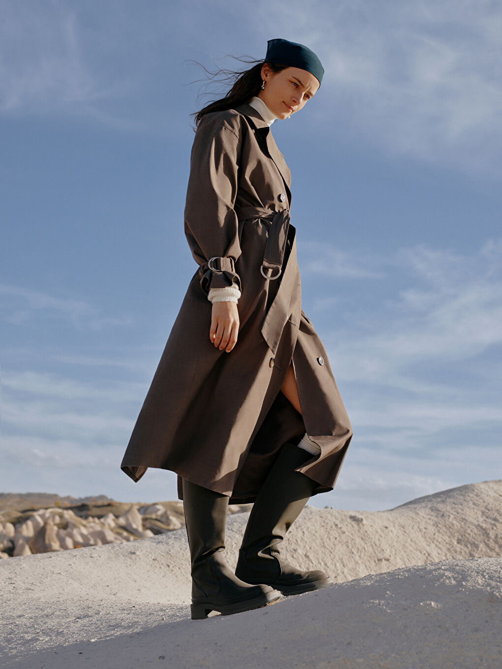 GAMZE SARAÇOĞLU X LCW VISION WOMEN'S TRENCH COAT - JACKET COLLAR FLAT LONG SLEEVE METAL BUCKLE DETAILED -W1JU49Z8-SCR