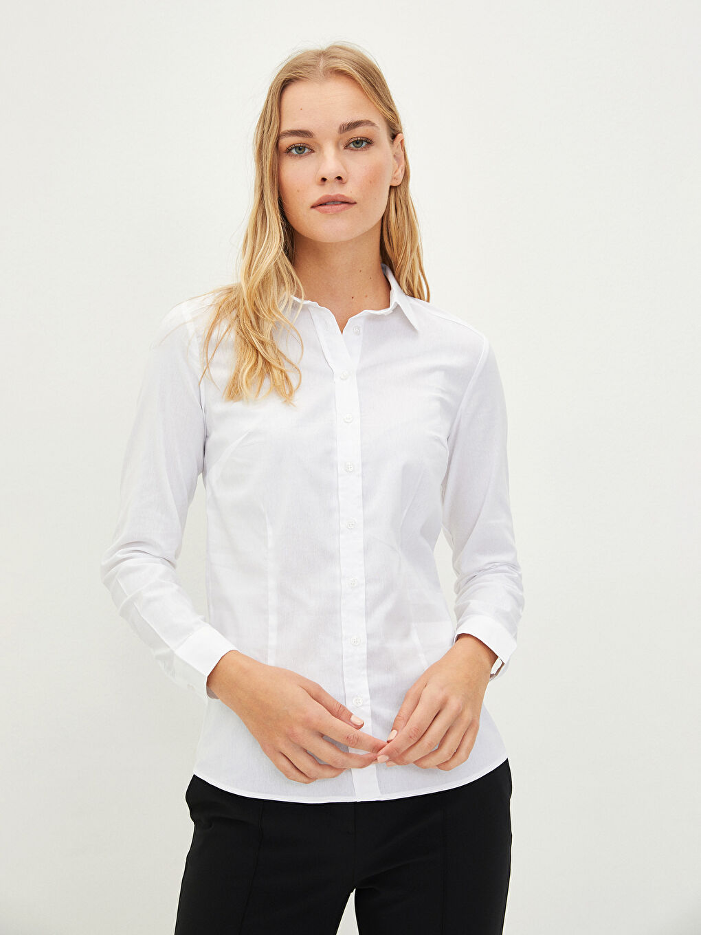 Beyaz Önden Düğme Kapamalı Düz Uzun Kollu Poplin Kadın Gömlek-1