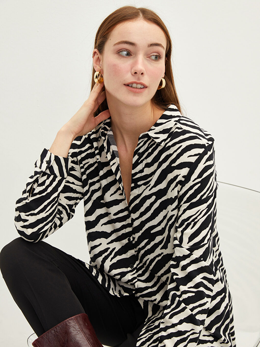Рубашка женская с застежкой на пуговицы спереди, с длинным рукавом, с узором зебра, из вискозы-1