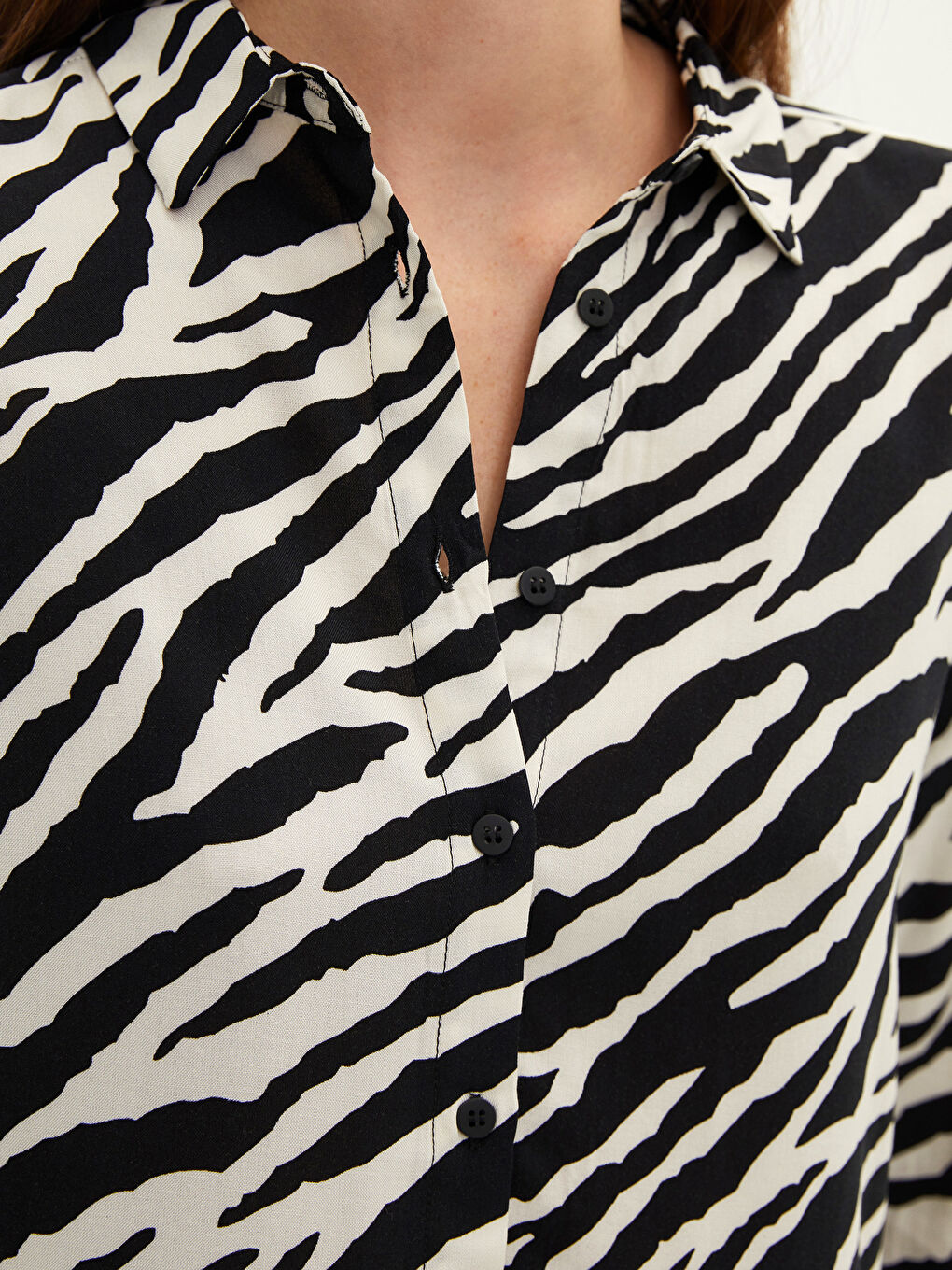Рубашка женская с застежкой на пуговицы спереди, с длинным рукавом, с узором зебра, из вискозы-3