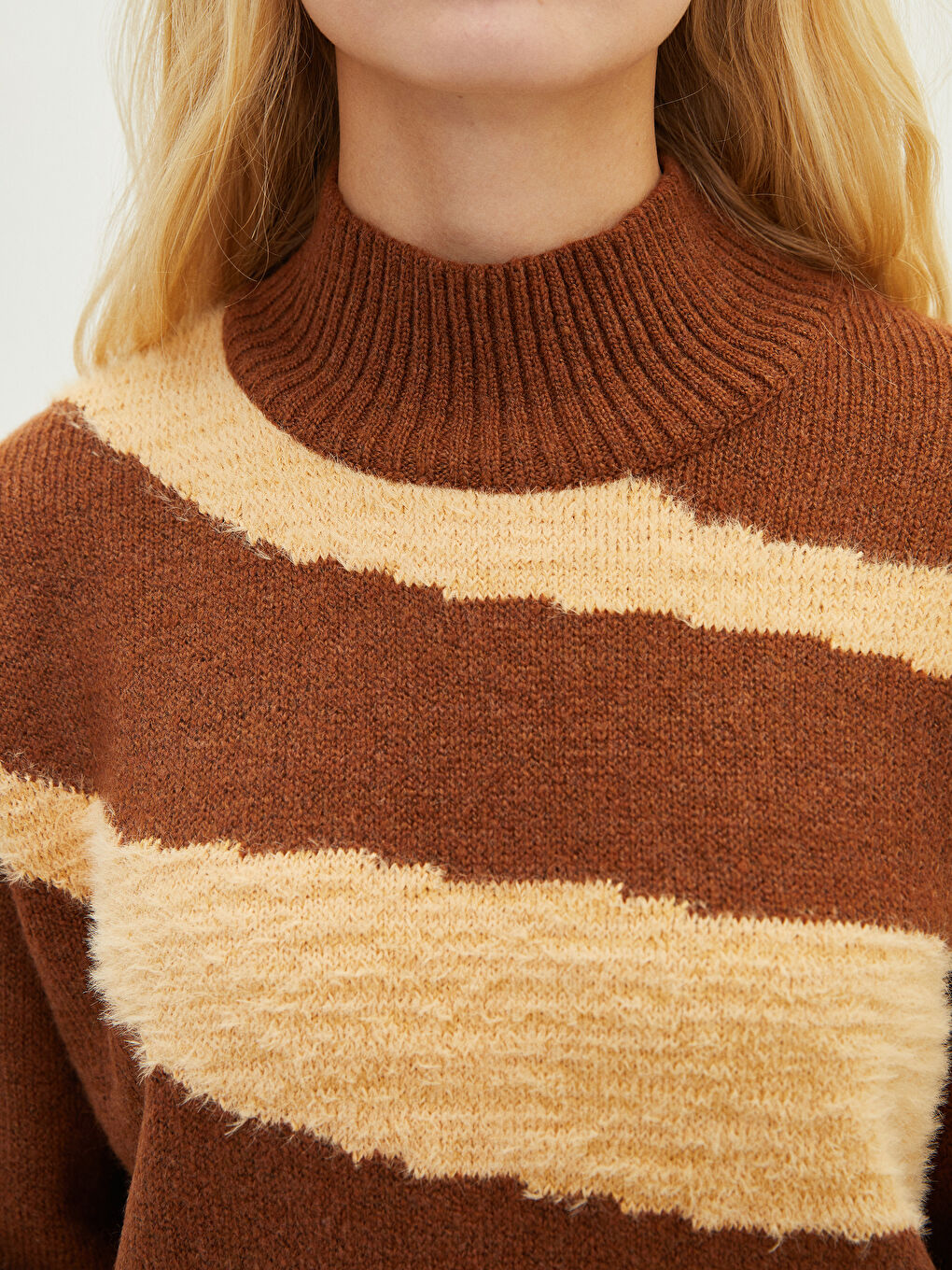 LCWAIKIKI Classic Half Turtleneck Long Sleeve Women's Tricot Sweater with Color Block -W1JU91Z8-RXK