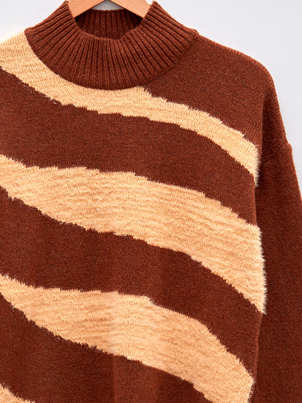 LCWAIKIKI Classic Half Turtleneck Long Sleeve Women's Tricot Sweater with Color Block -W1JU91Z8-RXK