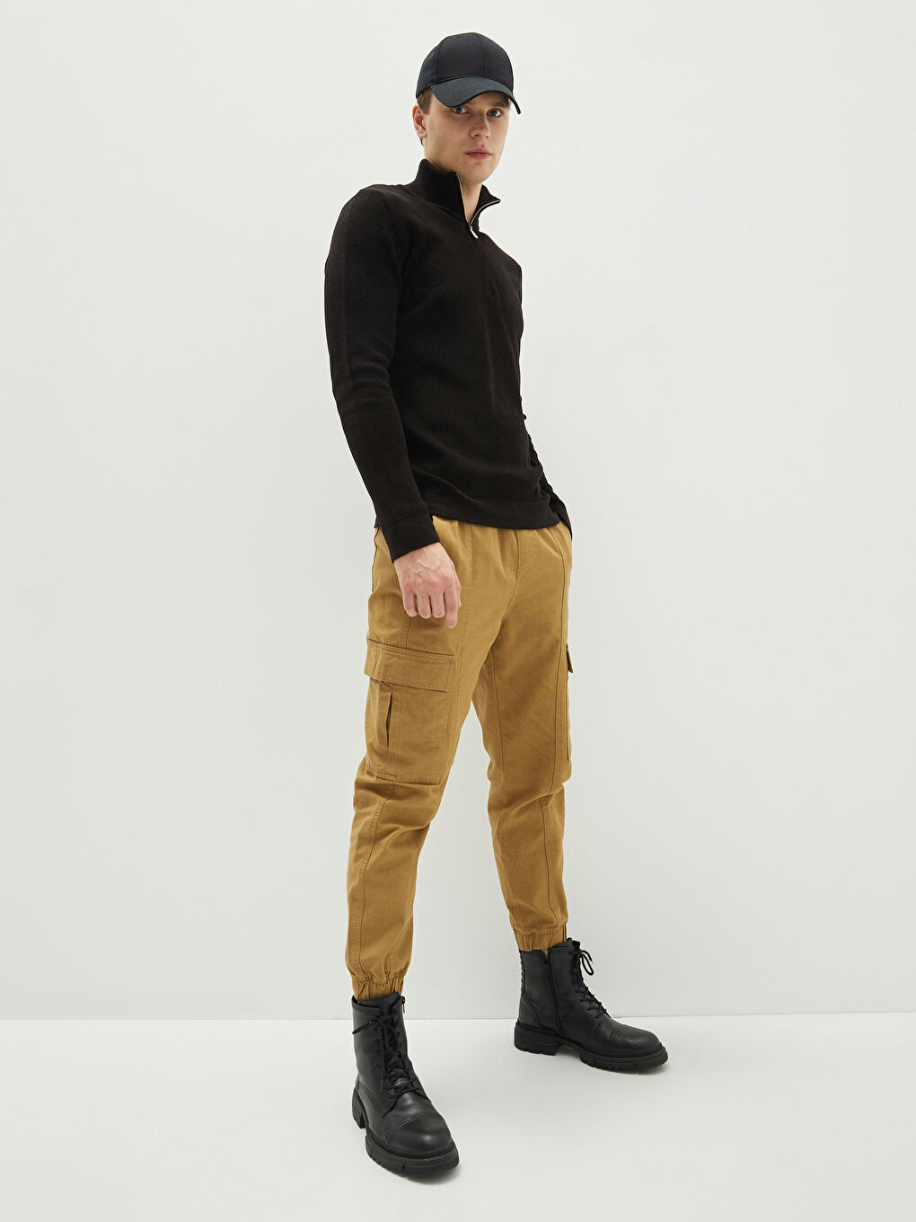 Siyah Dik Yaka Uzun Kollu Erkek Triko Kazak-2