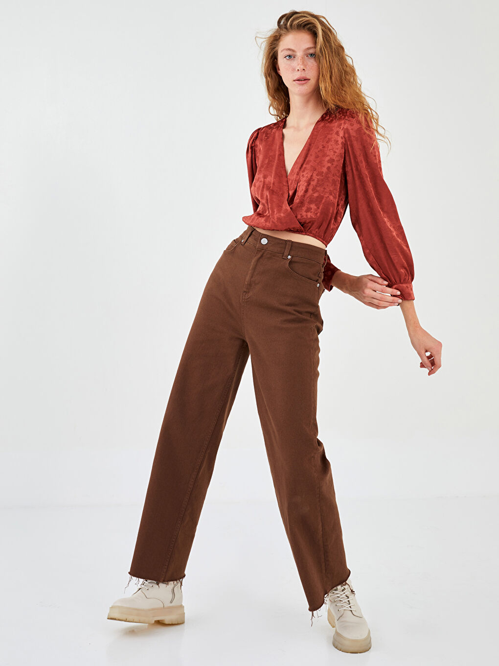 Kahverengi Kruvaze Yaka Kendinden Desenli Uzun Kollu Kadın Bluz-1